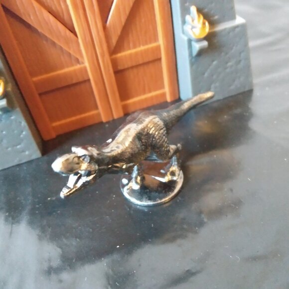 Replacement Jurassic Park Monopoly token pieces 7, Jurassic Park gate - Picture 5 of 12